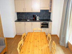 Apartment | Dining