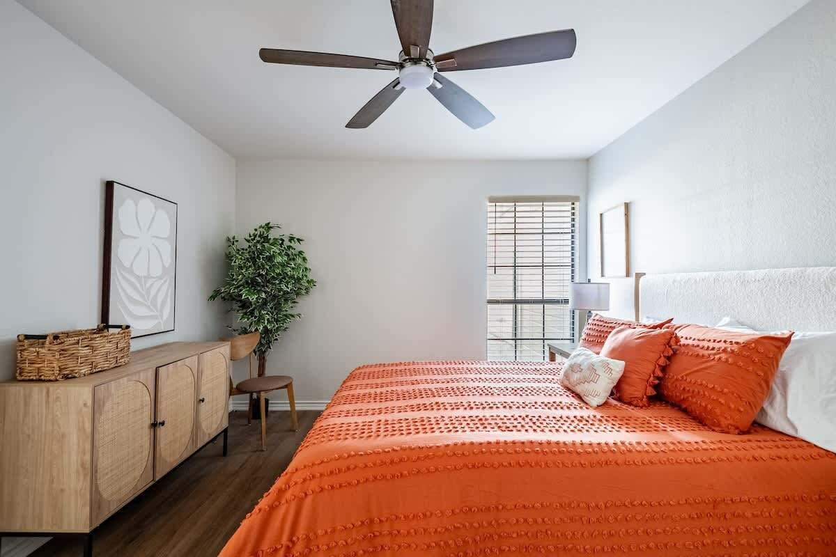 3 chambres, fer et planche à repasser, Wi-Fi gratuit, draps fournis