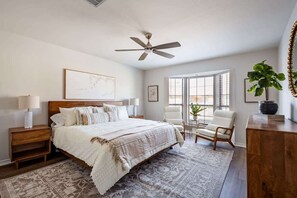 3 chambres, fer et planche à repasser, Wi-Fi gratuit, draps fournis