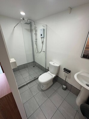 Vila, 2 quartos, para fumantes, sacada | Comodidades do banheiro
