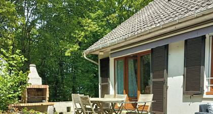 Gîte 9 persons La Maison du Bois, 10 minutes A71, 10 minutes Bourges