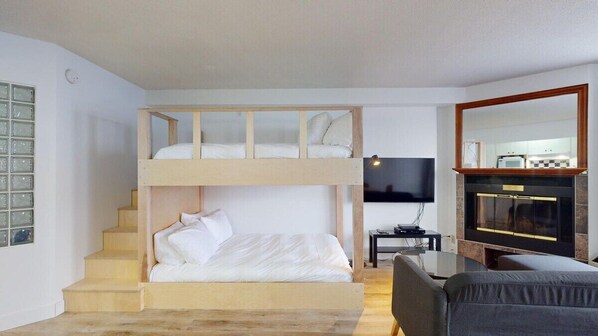 1 makuuhuone, silitysrauta/-lauta, Wi-Fi, vuodevaatteet