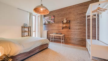 Deluxe Condo | 2 bedrooms, Egyptian cotton sheets, premium bedding, down comforters