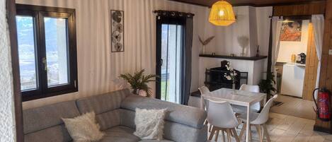 Smart TV, fireplace, printers
