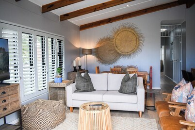 Charming Coastal Escape at MOS-Palmiet, Kleinmond Where the River Meets the Sea…