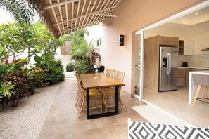 House, 3 Bedrooms, Private Pool, Pool View | Outdoor dining