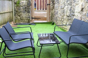 Property grounds - Stunning House - Sleeps 7 - BUXTON - pet friendly  (Buxton)