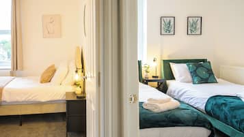 3 bedrooms, iron/ironing board, WiFi, bed sheets