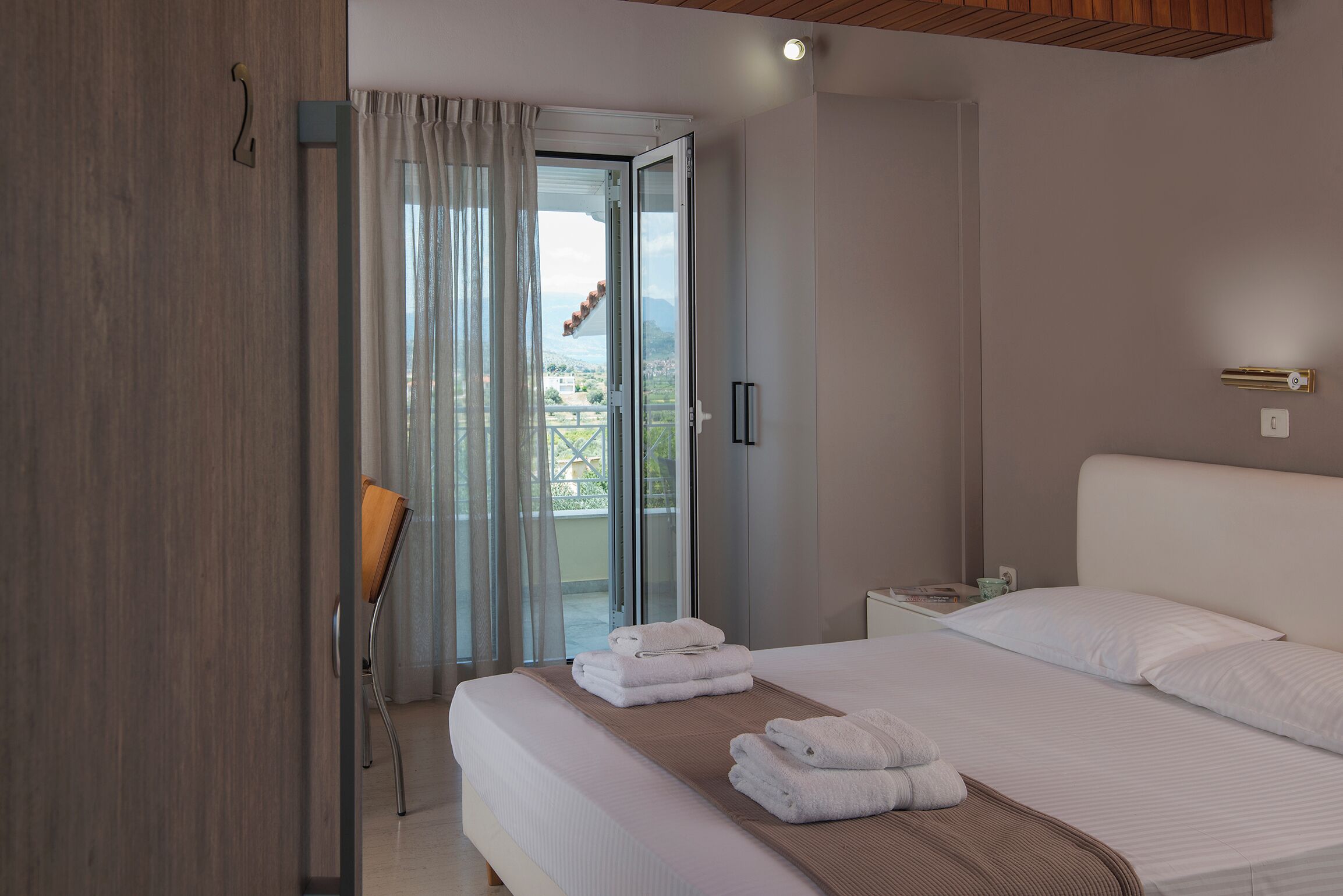 Studio, 1 Double Bed, Non Smoking, Balcony | Iron/ironing board