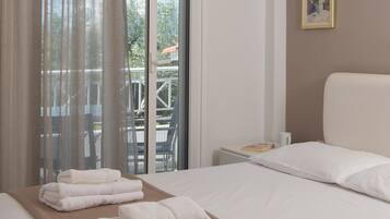Apartamento, 1 quarto, para não fumantes, vista para a piscina | 1 quarto, ferros/tábuas de passar roupa