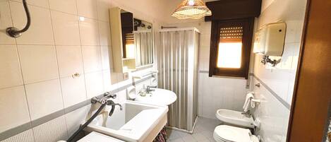 Dusche, Haartrockner