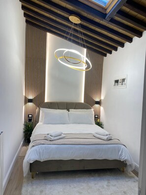 1 bedroom, iron/ironing board, WiFi, bed sheets - Tiferet Home - Elegant Holiday Home in the Spanish Steps (Roma)