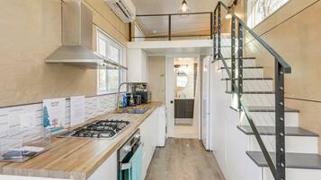 Apartment (0 Bedroom) | Interior