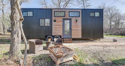 Hiking & Creek: Manor Tiny Home in Forest Retreat