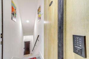 Apartment (3 Bedrooms) | Interior - 3 Mi to Dtwn: Modern Townhome w/ Yard in Houston (Houston)