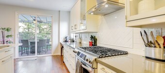 4 Mi to UC Davis: Updated Family Home!