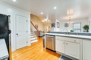 House (4 Bedrooms) | Interior