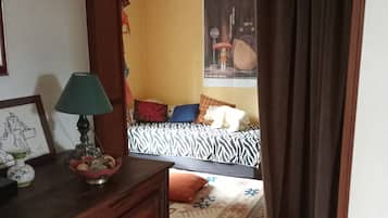 3 slaapkamers, een strijkplank/strijkijzer, reisbedje, gratis wifi