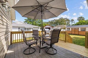 Outdoor dining - Seashell Retreat 3/2 By Beach Star (Murrells Inlet)
