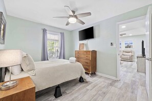 3 多间卧室、熨斗/熨衣板、WiFi、床单