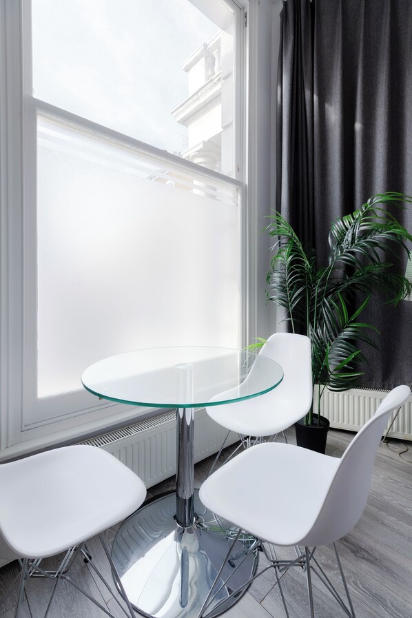 تناول الطعام