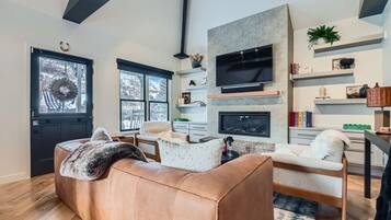 Rumah, 4 kamar tidur | Area keluarga | Smart TV
