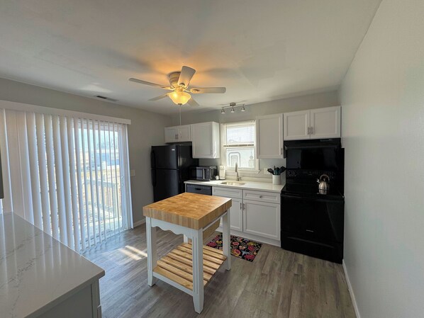 Fridge, microwave, coffee/tea maker, toaster