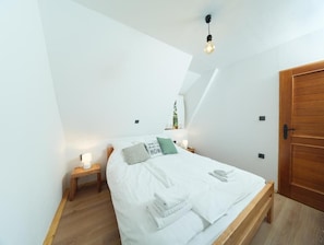 Apartment, 2 Bedrooms | 2 bedrooms, free cribs/infant beds, free WiFi, bed sheets - Yeti Cabin (Plitvicka Jezera)