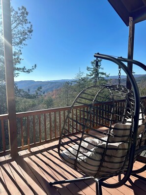 Terrace/patio - Mountain Retreat with Stunning views, 7 Priv Acres, Sauna, Hot Tub, and Gameroom (Brevard)