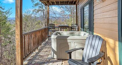 Mountain Retreat with Stunning views, 7 Priv Acres, Sauna, Hot Tub, and Gameroom