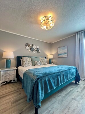 2 bedrooms, desk, iron/ironing board, WiFi - Beachfront Bliss Oceanfront 2 BR/Bath Condo with Pool in Ocean Isle Beach (Ocean Isle Beach)