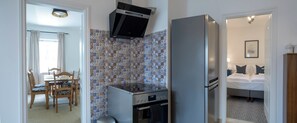 3 bedrooms, in-room safe, iron/ironing board, travel cot