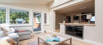 Oystercatcher vacation apartment with garden, terrace and beach chair