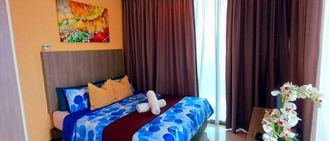 1 bedroom, iron/ironing board, bed sheets