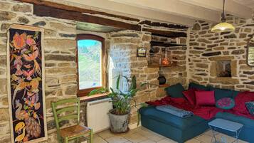 Llar de foc i llibres