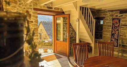 Chez Annaïk, 17th century farmhouse, an exceptional view of the Causse Méjean
