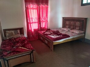 Deluxe Double Room | Soundproofing, iron/ironing board, free WiFi - Mountain View Hotel And Restaurant. (Balakot)