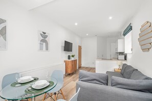 TV - Comfortable abode, located in Kensington (London)