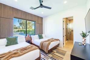 10 slaapkamers, een strijkplank/strijkijzer, reisbedje, wifi