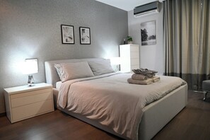1 bedroom, in-room safe, desk, iron/ironing board - 1 cosy & modern bedroom Apt, with WiFi, AC (Gzira)
