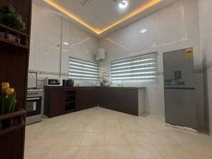 Microwave, oven, cookware/dishes/utensils - Chester Hill Residence  (Kwabenyan)