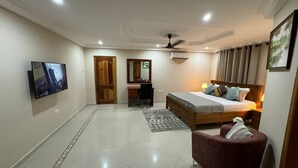 Luxury Studio - Chester Hill Residence  (Kwabenya)