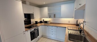 10 minutes from Whitstable beach. Modern 2 bedroom apartment.