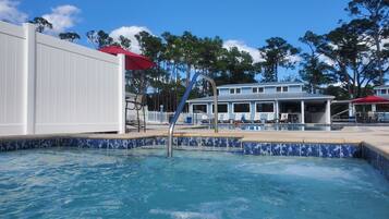 Piscine extérieure, piscine chauffée