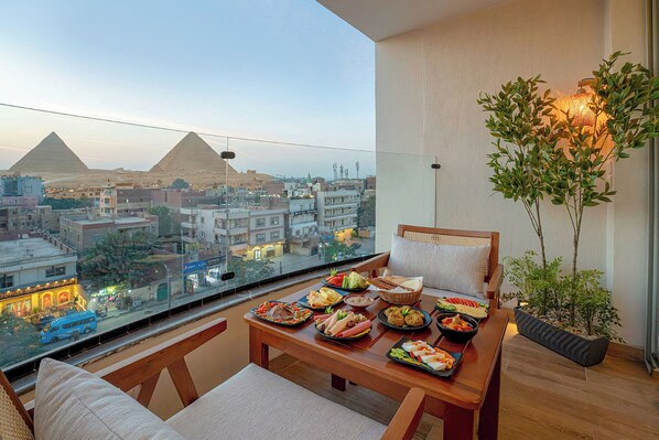 Free daily continental breakfast