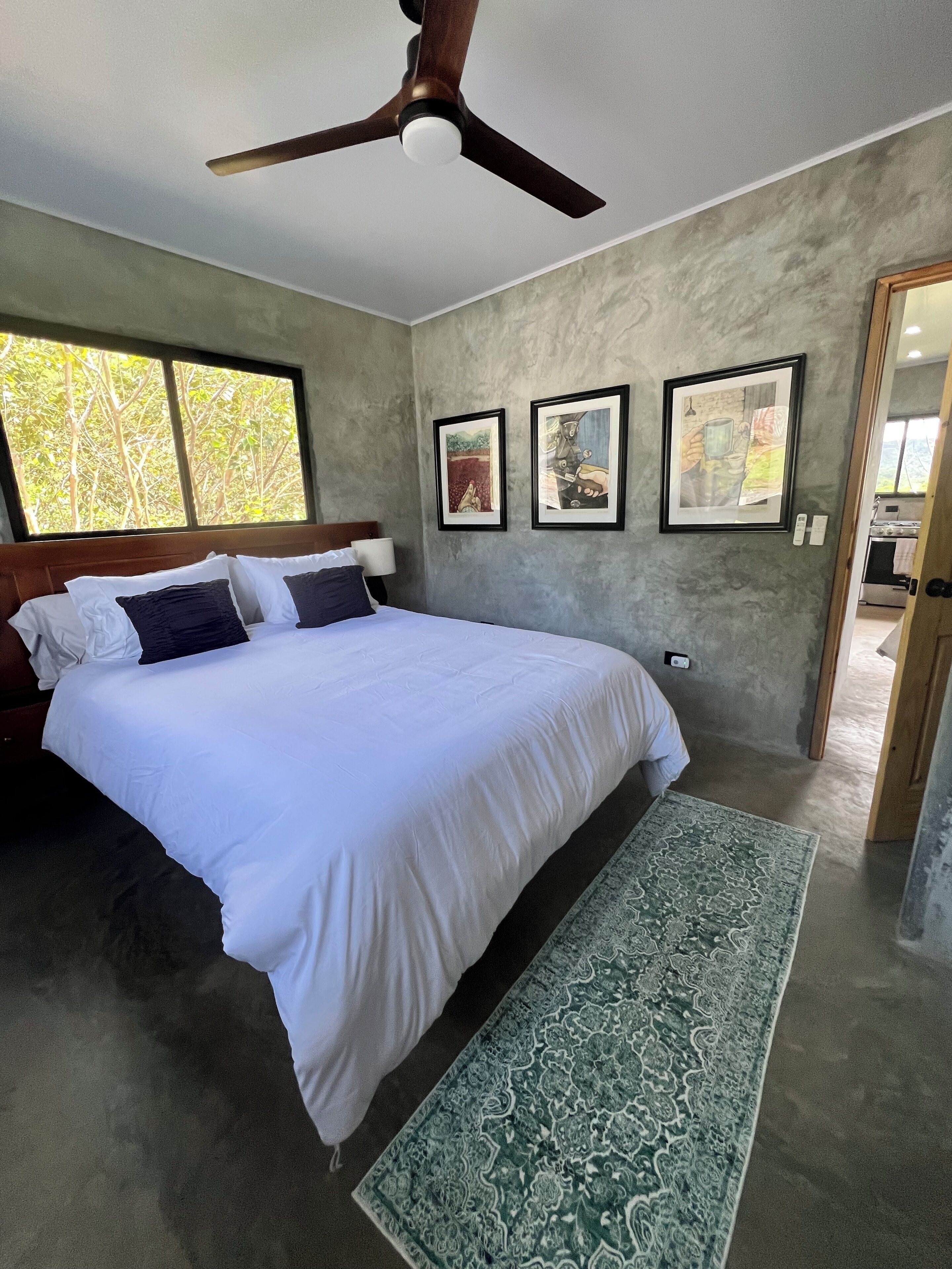 2 室のベッドルーム、WiFi (無料)、ベッドシーツ