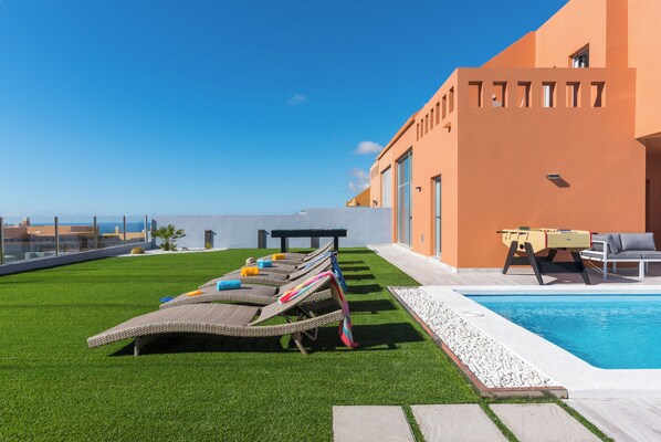 Outdoor pool, a heated pool