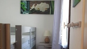 Uklassifisert bilde, 2 av 6, knapp