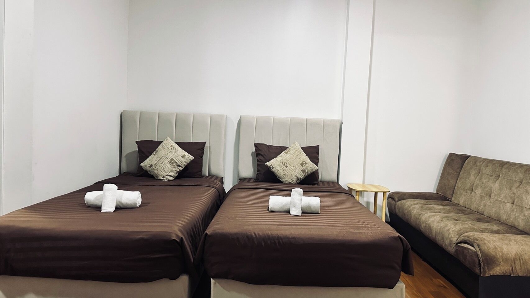 Doppel- oder Zweibettzimmer | Kostenloses WLAN, Bettwäsche