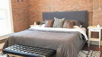 2 dormitorios, escritorio, tabla de planchar con plancha y wifi